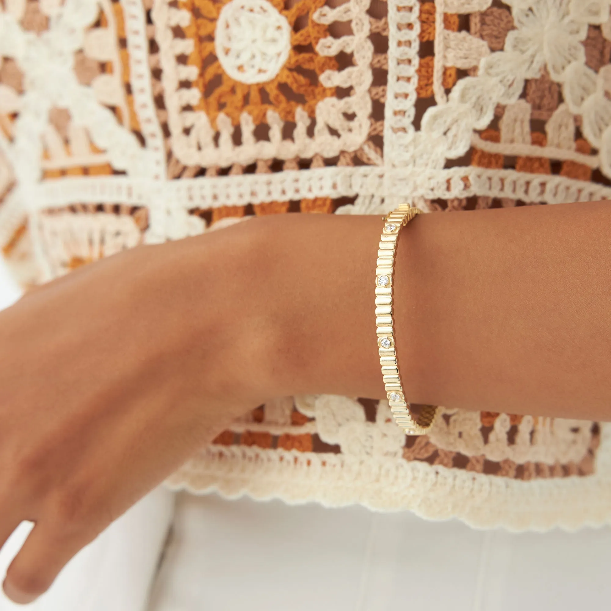 14k Gold Ribbed Diamond Bangle Bracelet