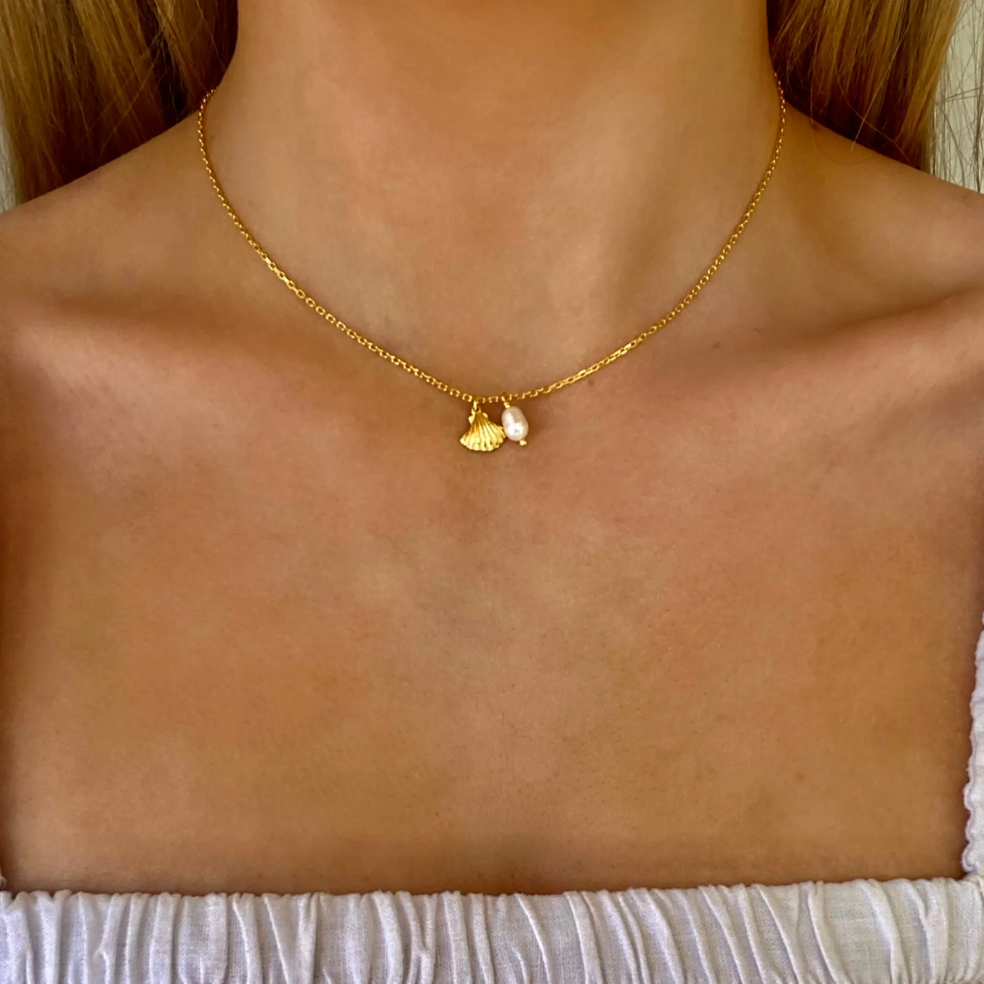 Beach Love Shell Pearl Necklace Gold