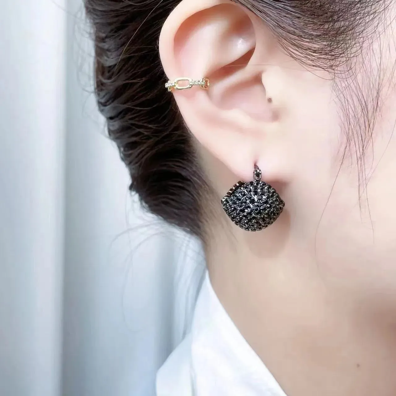 Black Crystal U-Shaped Bag Earrings