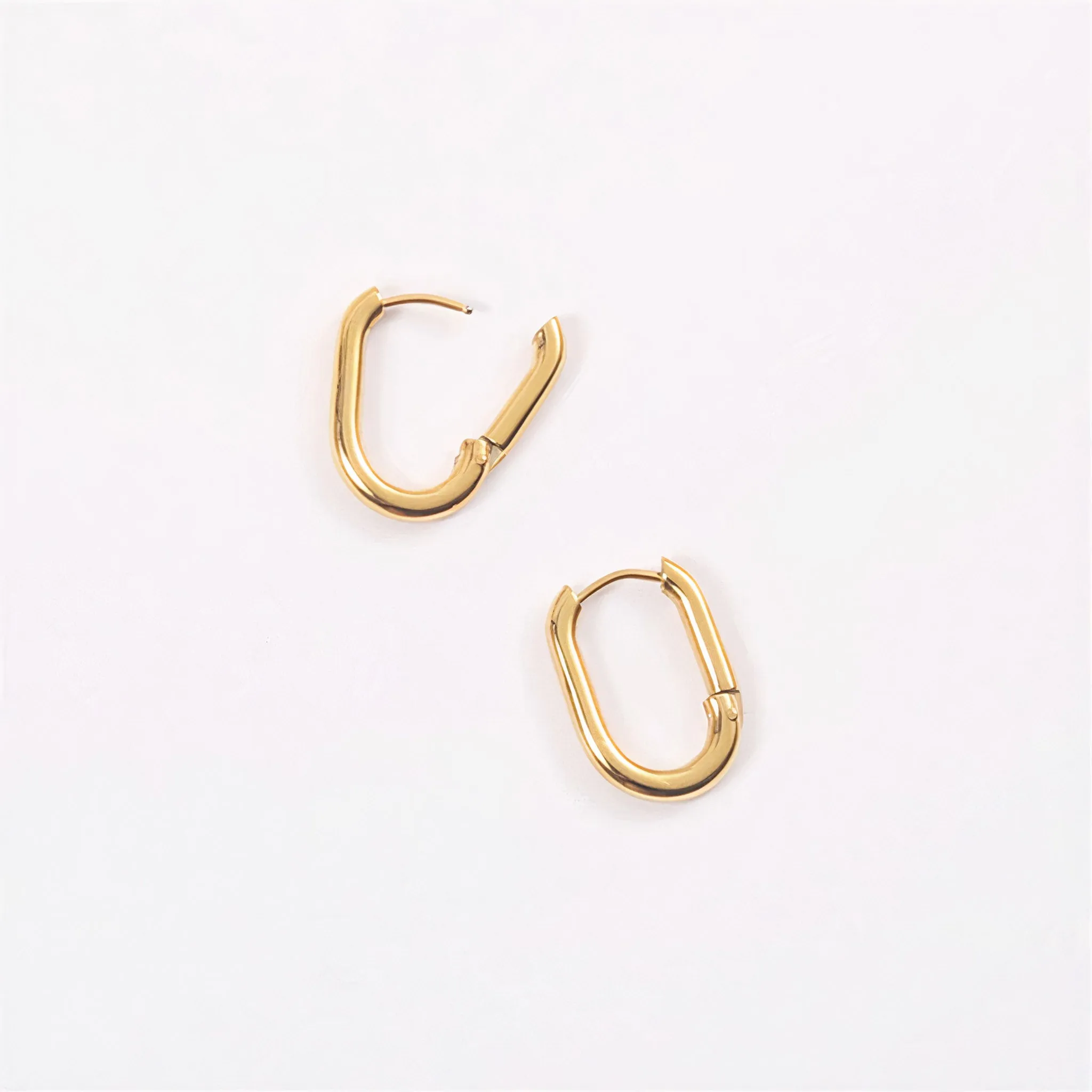 MINIMALIST OBLONG HOOP EARRINGS