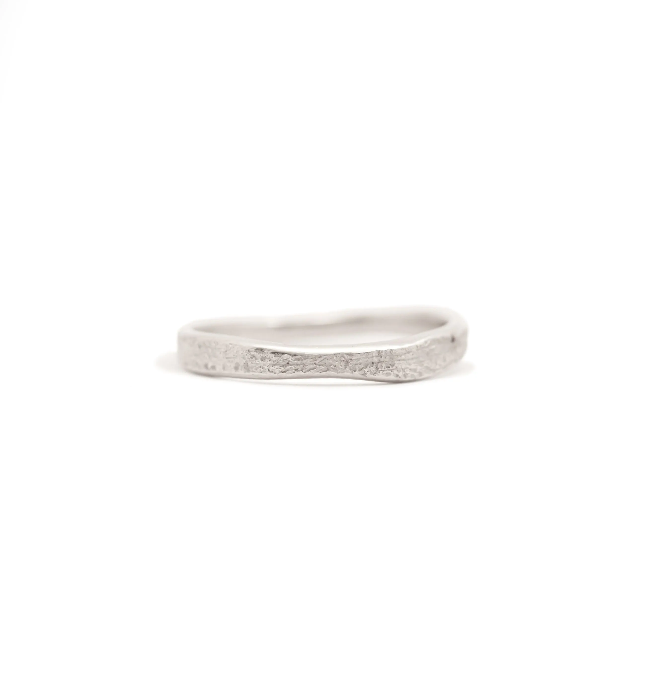 Narrow Escarpment Ring 14k