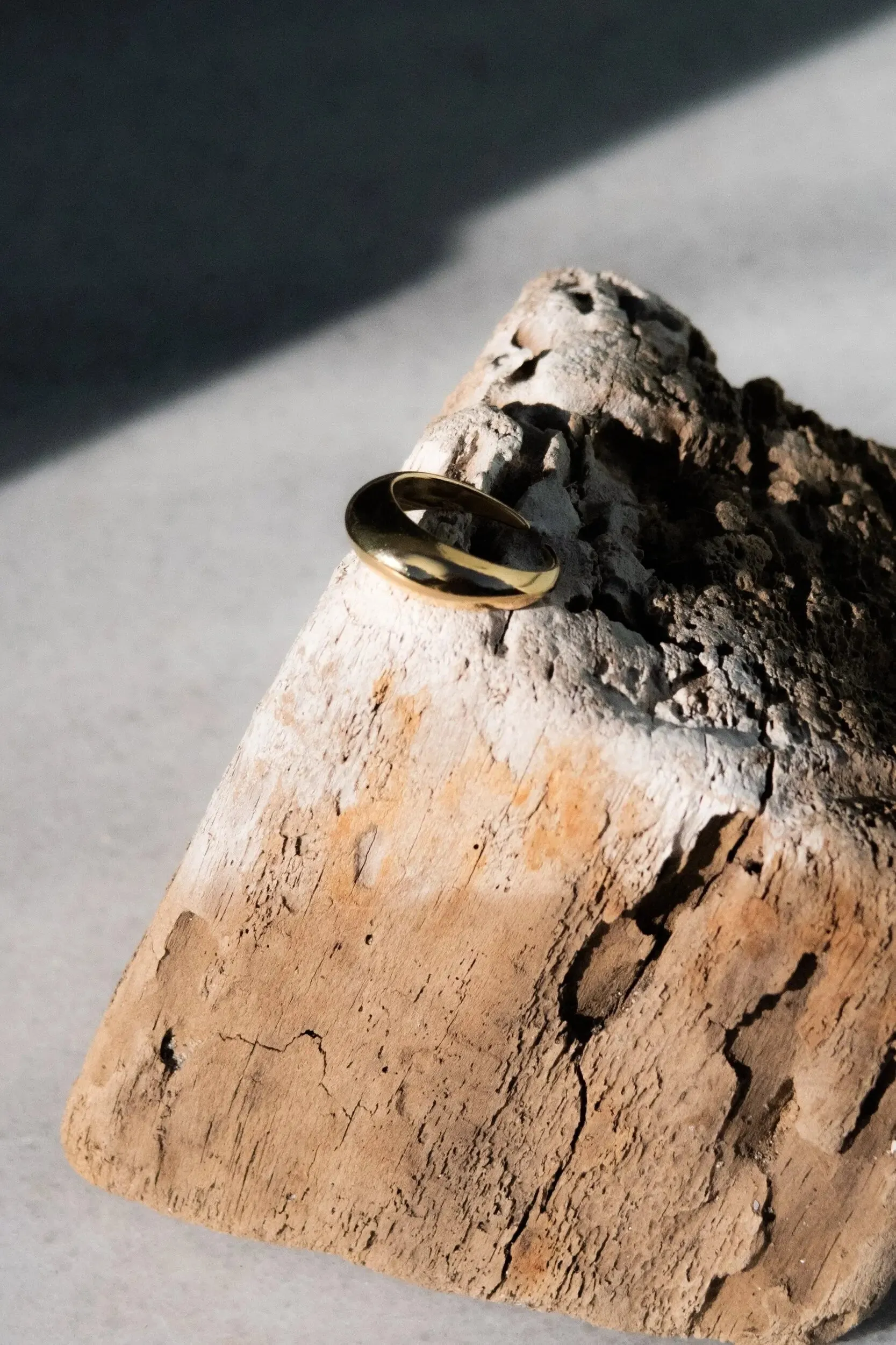 Sade bold ring