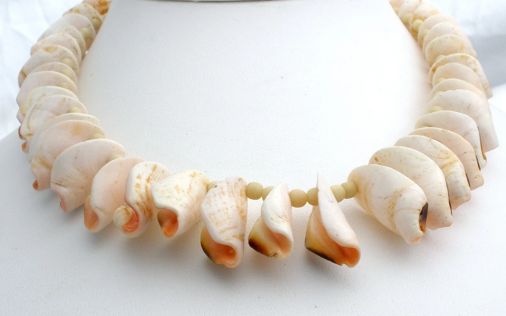 Vintage SeaShell Necklace 16" Hand Made