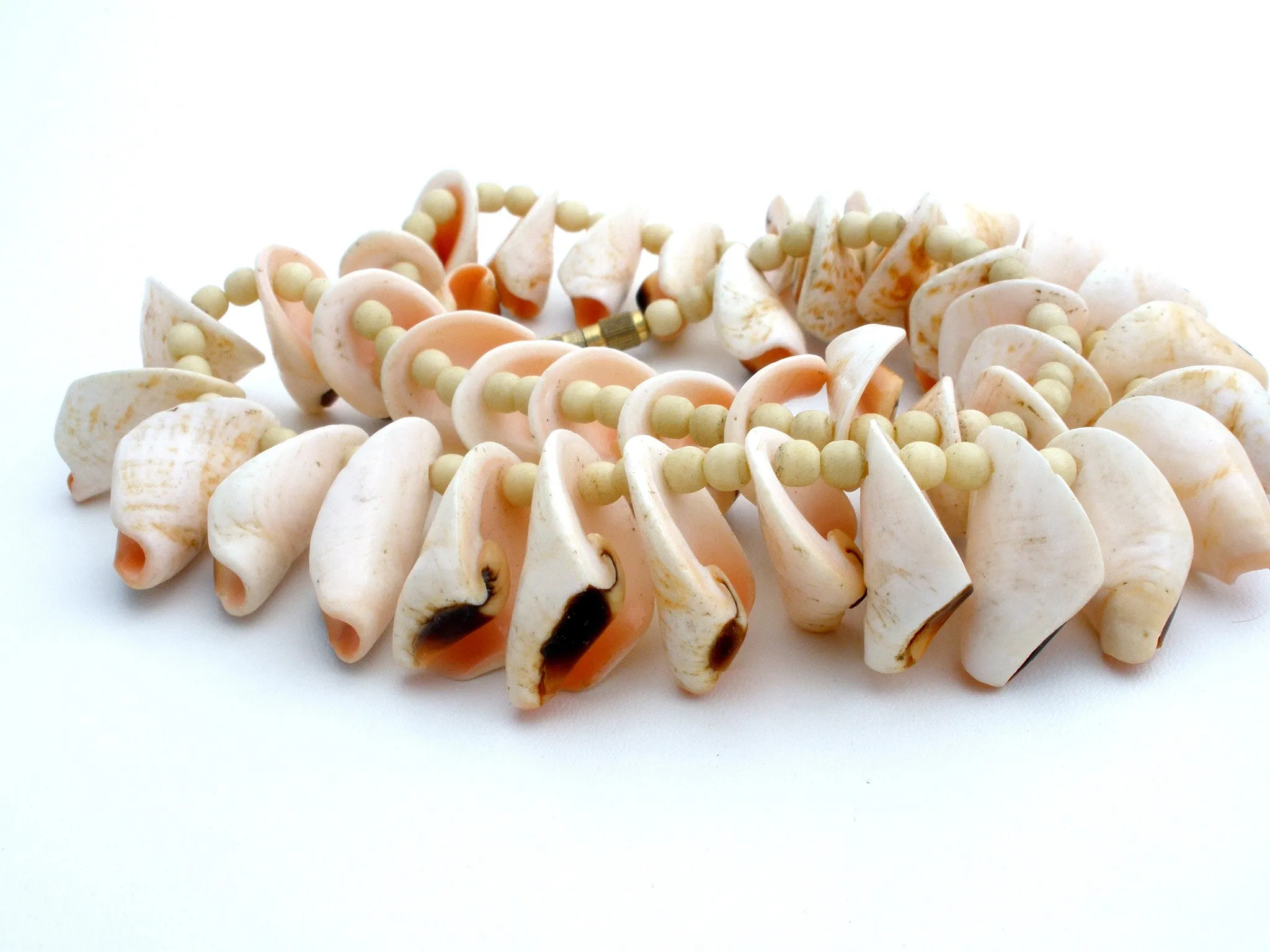 Vintage SeaShell Necklace 16" Hand Made